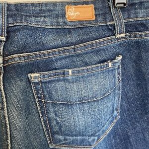 Paige “Laurel Canyon” low rise bootcut Jean. 29